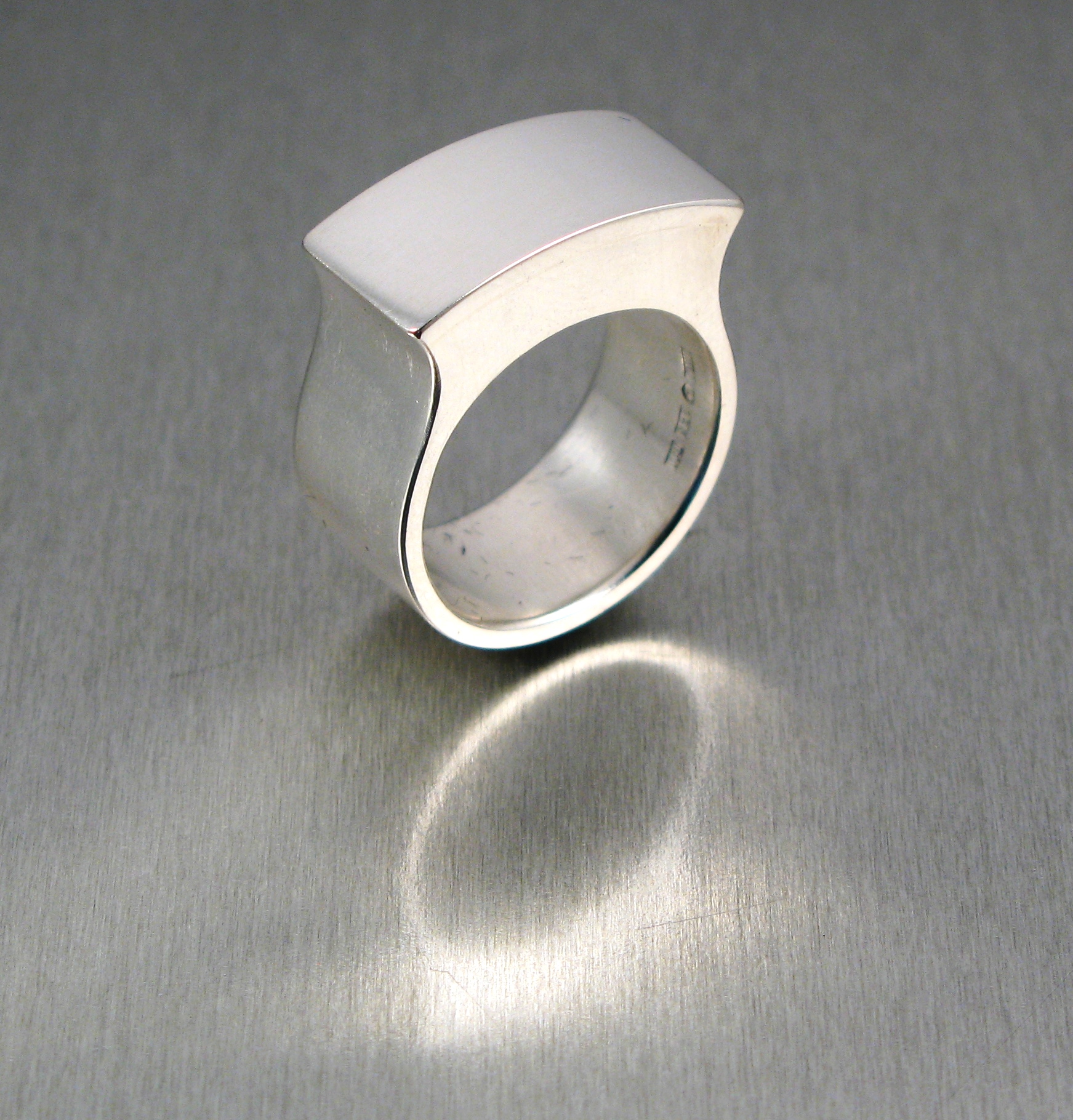 Ring ”Fru Drake”, silver.